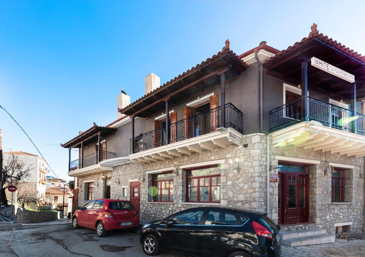 Deluxe Apartments By White Hills Arachova Exterior foto